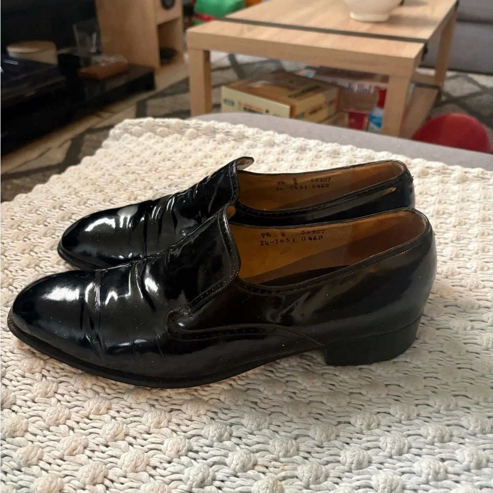 Johnston & Murphy Aristocraft men's black patent leather loafers.size 9.5